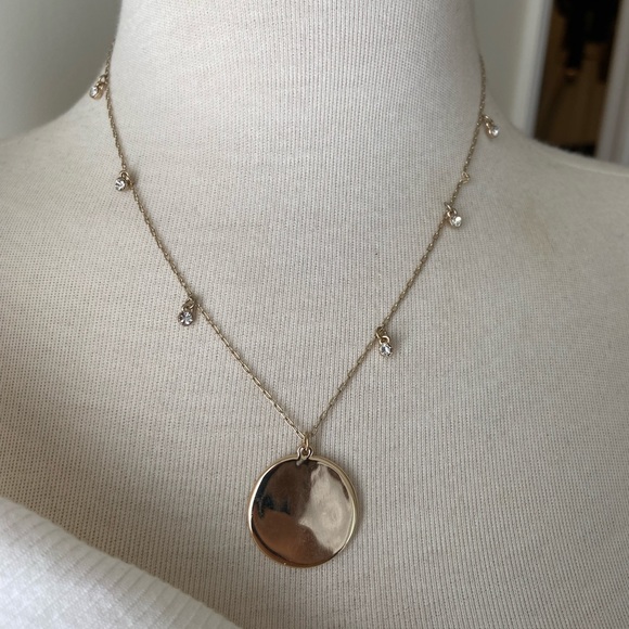Banana Republic gold colour necklace - Picture 3 of 3
